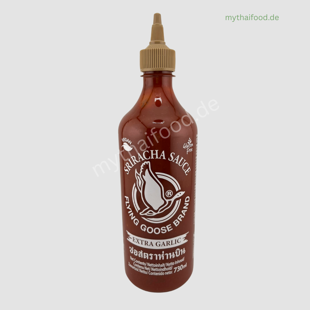 ซอสพริกศรีราชากลิ่นกระเทียมเจียว ตราห่านบิน 730ml